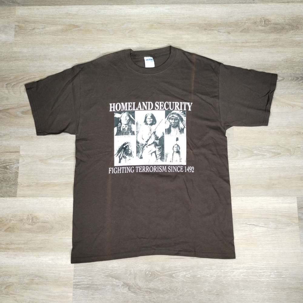 Gilden Ultra Cotton VTG Graphic Statement Tee Lrg Native American Y2K Blackfoot
